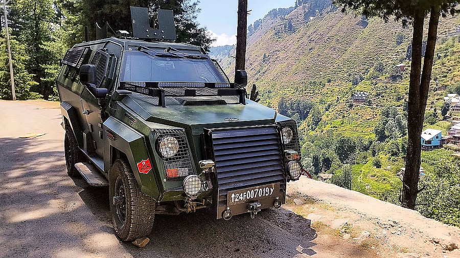 ಜಮ್ಮು–ಕಾಶ್ಮೀರ; ಕಣಿವೆಗೆ ಉರುಳಿದ ಸೇನಾ ವಾಹನ, 10 ಯೋಧರ ಸಾವು