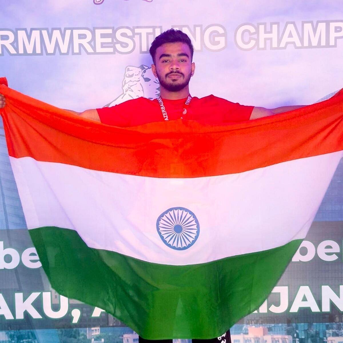 ಬಾಕುವಿನಲ್ಲಿ ನಡೆದ ಪಂಜಕುಸ್ತಿ ಸ್ಪರ್ಧೆಯಲ್ಲಿ ಚಾಮುಂಡಿಬೆಟ್ಟದ ವಿನಯ್ ಸಾಧನೆ