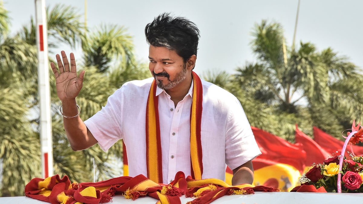 ವಿಧಾನಸಭೆ ಚುನಾವಣೆಗೂ ಮುನ್ನ ವಿಜಯ್ ಪಕ್ಷಕ್ಕೆ 'ಸೀಟಿ' ಹೊಡೆದ ಆಯೋಗ