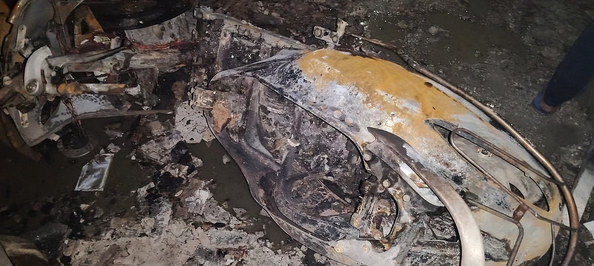 ಬೆಂಗಳೂರು: 33 ದ್ವಿಚಕ್ರ ವಾಹನಗಳು ಬೆಂಕಿಗೆ ಆಹುತಿ