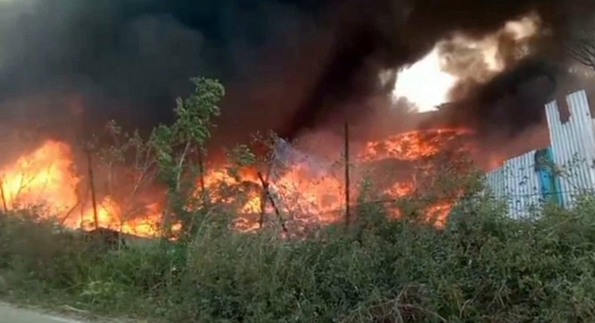 ಶ್ರೀರಂಗಪಟ್ಟಣ| ತ್ಯಾಜ್ಯದ ರಾಶಿಗೆ ಬೆಂಕಿ: ಆಲೆಮನೆ, ಕಬ್ಬು ಬೆಳೆ ಭಸ್ಮ