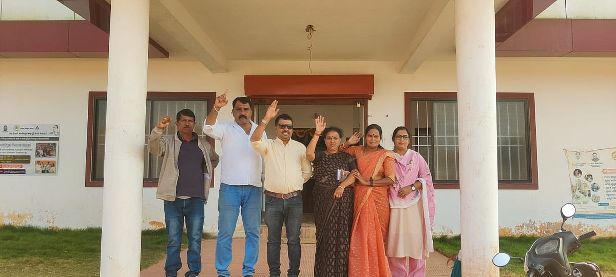 ಸುಂಟಿಕೊಪ್ಪ: ವಿಬಿ– ಜಿ ರಾಮ್‌ ಜಿ ಕಾಯ್ದೆ ವಿರೋಧಿಸಿ ಸಭಾತ್ಯಾಗ