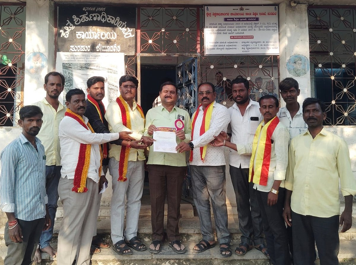 ಸುರಪುರ: ಶೇ 60ರಷ್ಟು ಕನ್ನಡ ಪದ ಬಳಕೆಗೆ ಕರವೇ ಆಗ್ರಹ 