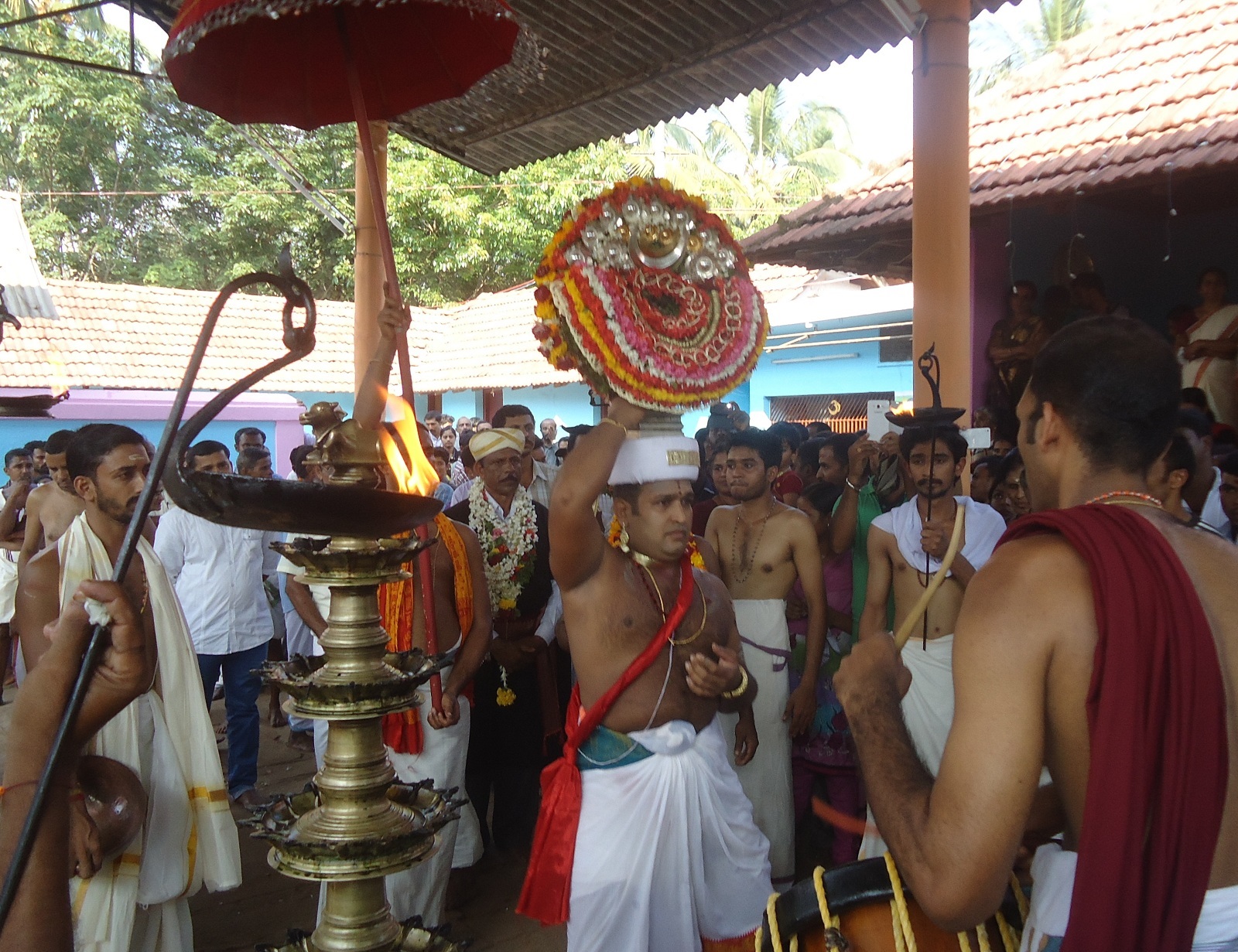 ಬೈತೂರು ಉತ್ಸವದ ಸಂದರ್ಭ ದೇವಾಲಯದ ಆವರಣದಲ್ಲಿ ಉತ್ಸವ ಮೂರ್ತಿಯ ಮೆರವಣಿಗೆ (ಸಂಗ್ರಹ ಚಿತ್ರ)