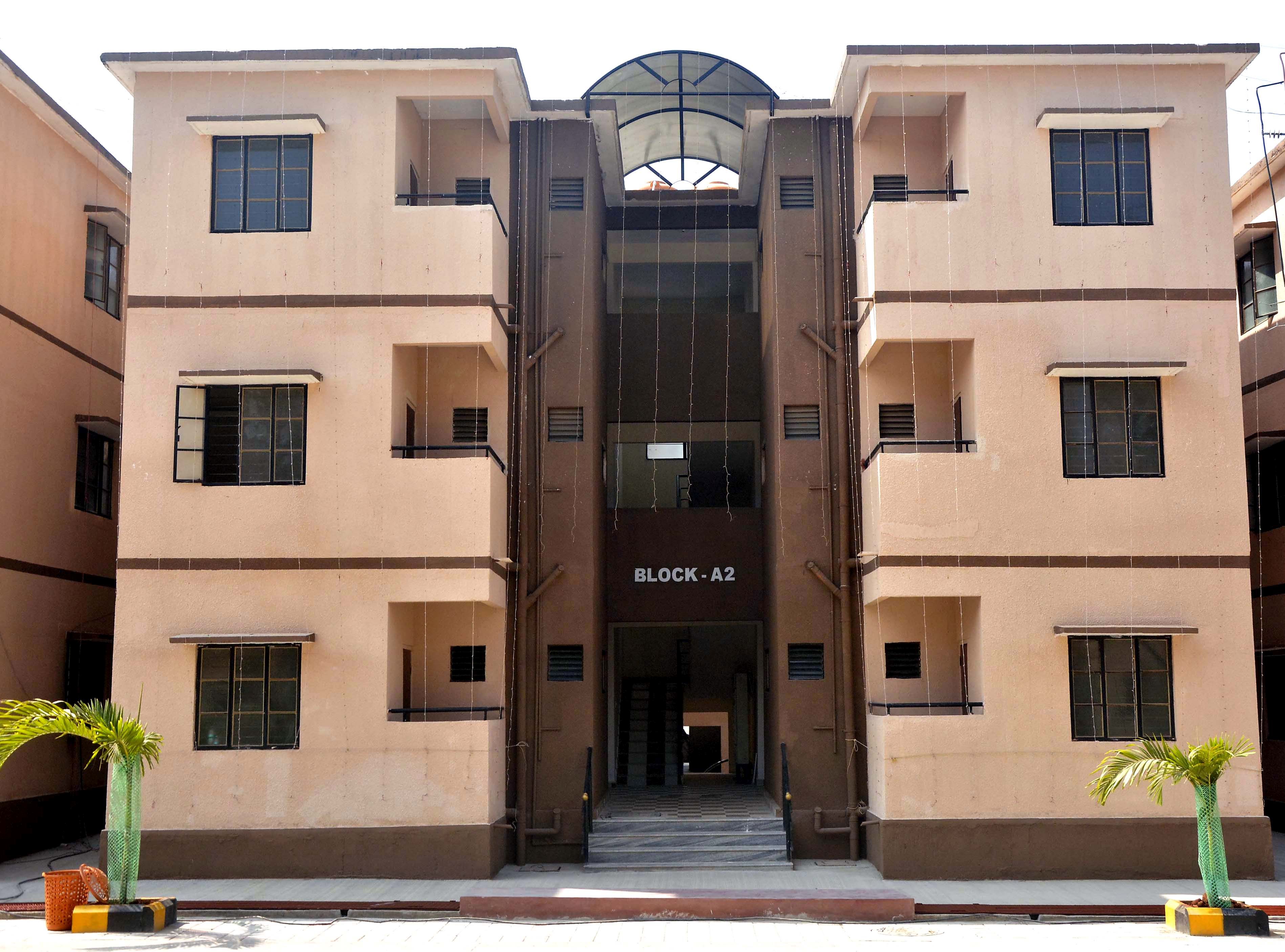 ಹುಬ್ಬಳ್ಳಿಯ ಮಂಟೂರು ರಸ್ತೆ ಬಳಿ ನಿರ್ಮಿಸಲಾದ ಮನೆಗಳು