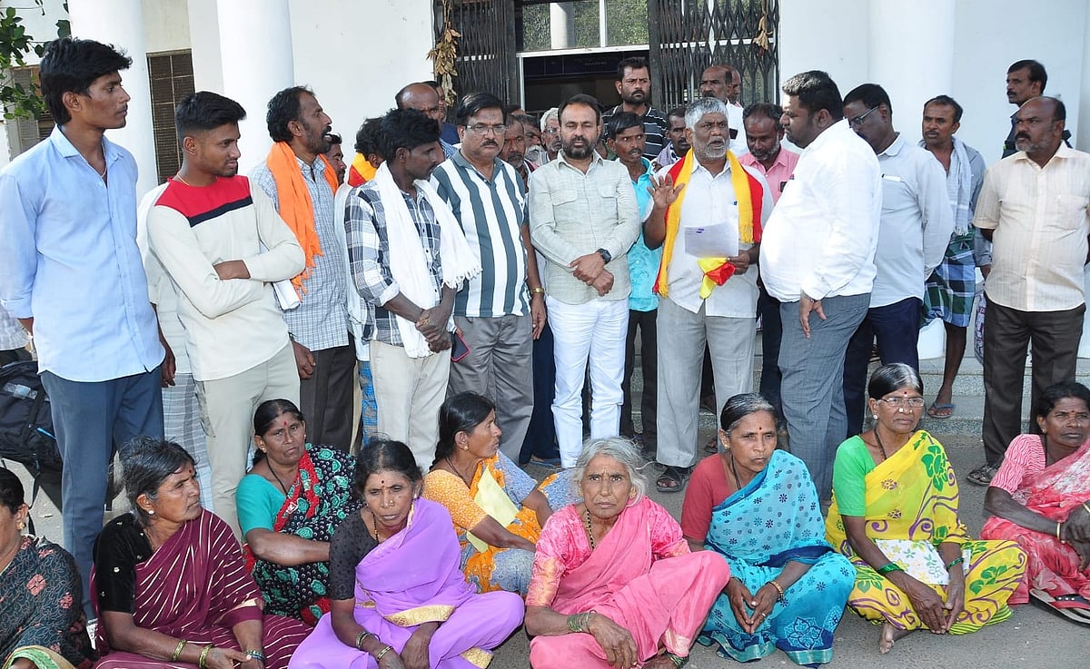 ಮುದ್ದನಘಟ್ಟ | ಭೂಸ್ವಾಧೀನಕ್ಕೆ ವಿರೋಧ: ಗ್ರಾಮಸ್ಥರ ಪ್ರತಿಭಟನೆ