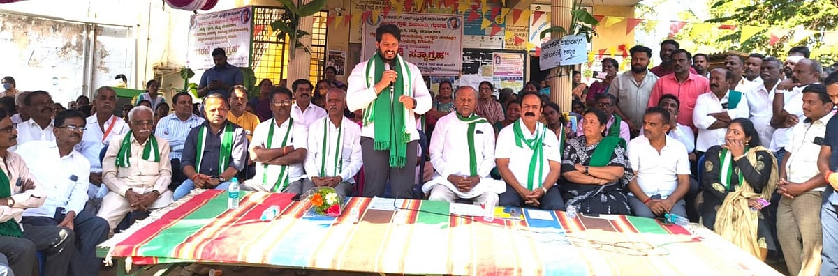 ಮದ್ದೂರು | ಹಳ್ಳಿ ಜನರ ನೆಮ್ಮದಿ ಕದಡಬೇಡಿ: ನಿಖಿಲ್ ಕುಮಾರಸ್ವಾಮಿ ಆಗ್ರಹ