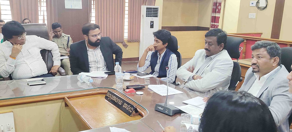 ಕಾರ್ಯಕ್ರಮ ಯಶಸ್ಸಿಗೆ ಕಾರ್ಯಪ್ರವೃತ್ತರಾಗಿ: ಡಿ.ಸಿ 