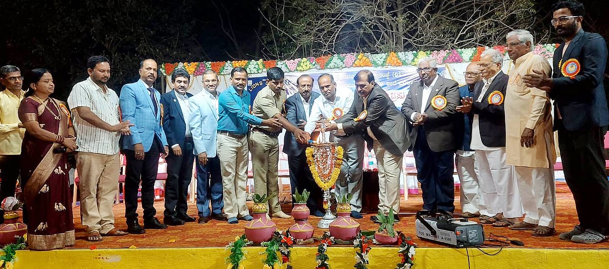 ‘ಬದುಕು ಕಟ್ಟಿಕೊಳ್ಳುವ ಜ್ಞಾನ ನೀಡಿ’