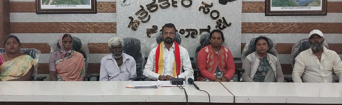 ಕೋಲಾರ |ಗಣಿಗಾರಿಕೆ ವೇಳೆ ಕಲ್ಲು ಬಿದ್ದು ಸಾವು: ಕಾನೂನು ಕ್ರಮ, ಪರಿಹಾರಕ್ಕೆ ಆಗ್ರಹ