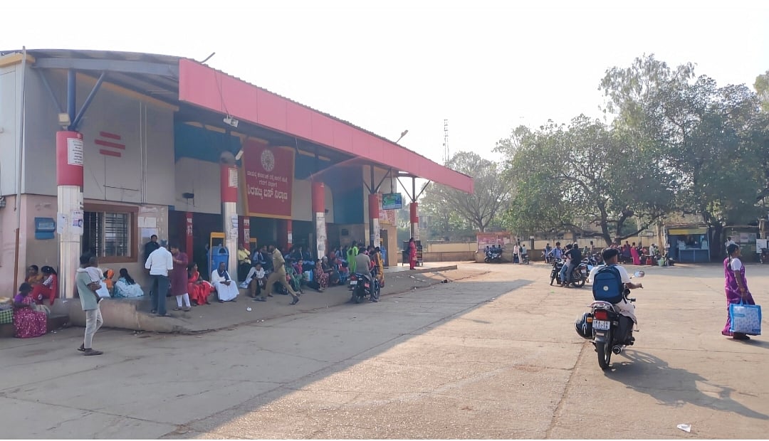 ಶಿರಹಟ್ಟಿ| ಬಸ್‌ ನಿಲ್ದಾಣ; ಅಧ್ವಾನಗಳ ತಂಗುದಾಣ