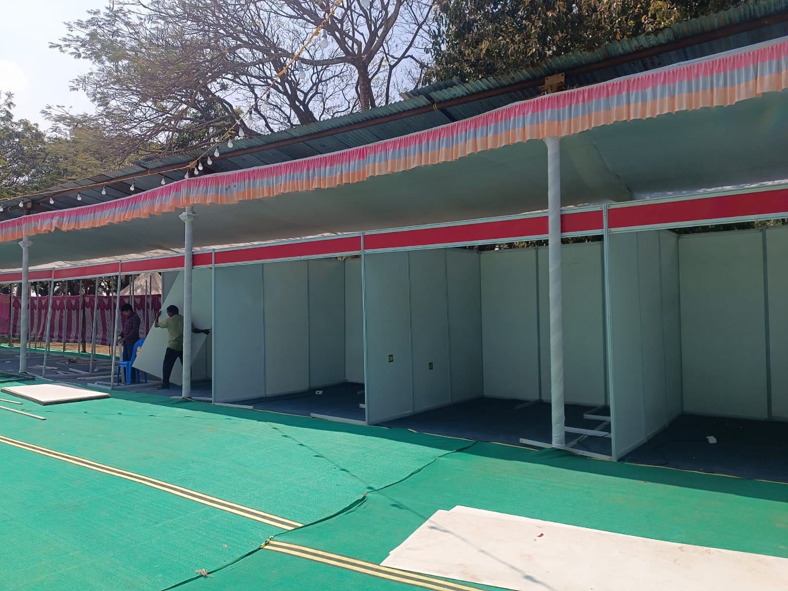 ಫಲಪುಷ್ಪ ಪ್ರದರ್ಶನಲ್ಲಿ ಮಳಿಗೆಗಳ ನಿರ್ಮಾಣ