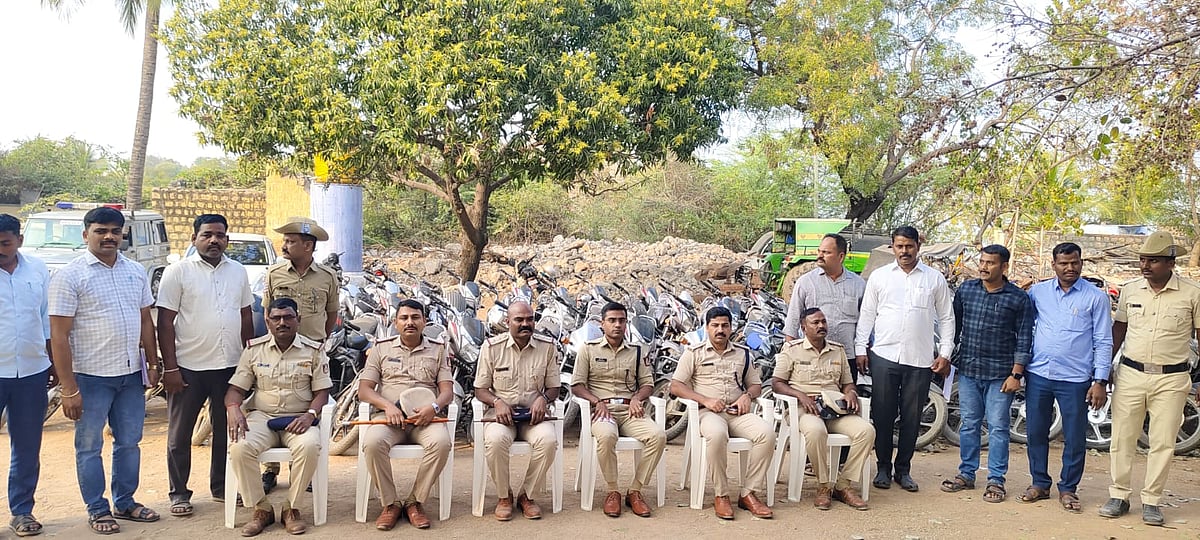 ಸುರಪುರ| ಅಂತರರಾಜ್ಯ ಬೈಕ್‌ ಕಳ್ಳ ಸೆರೆ: 57 ಬೈಕ್‌ಗಳು ವಶಕ್ಕೆ