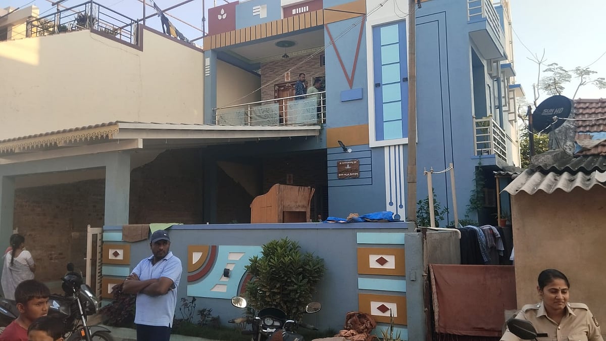 ಹಲಗೂರು: ಚಿನ್ನಾಭರಣ, ನಗದು ಕಳವು