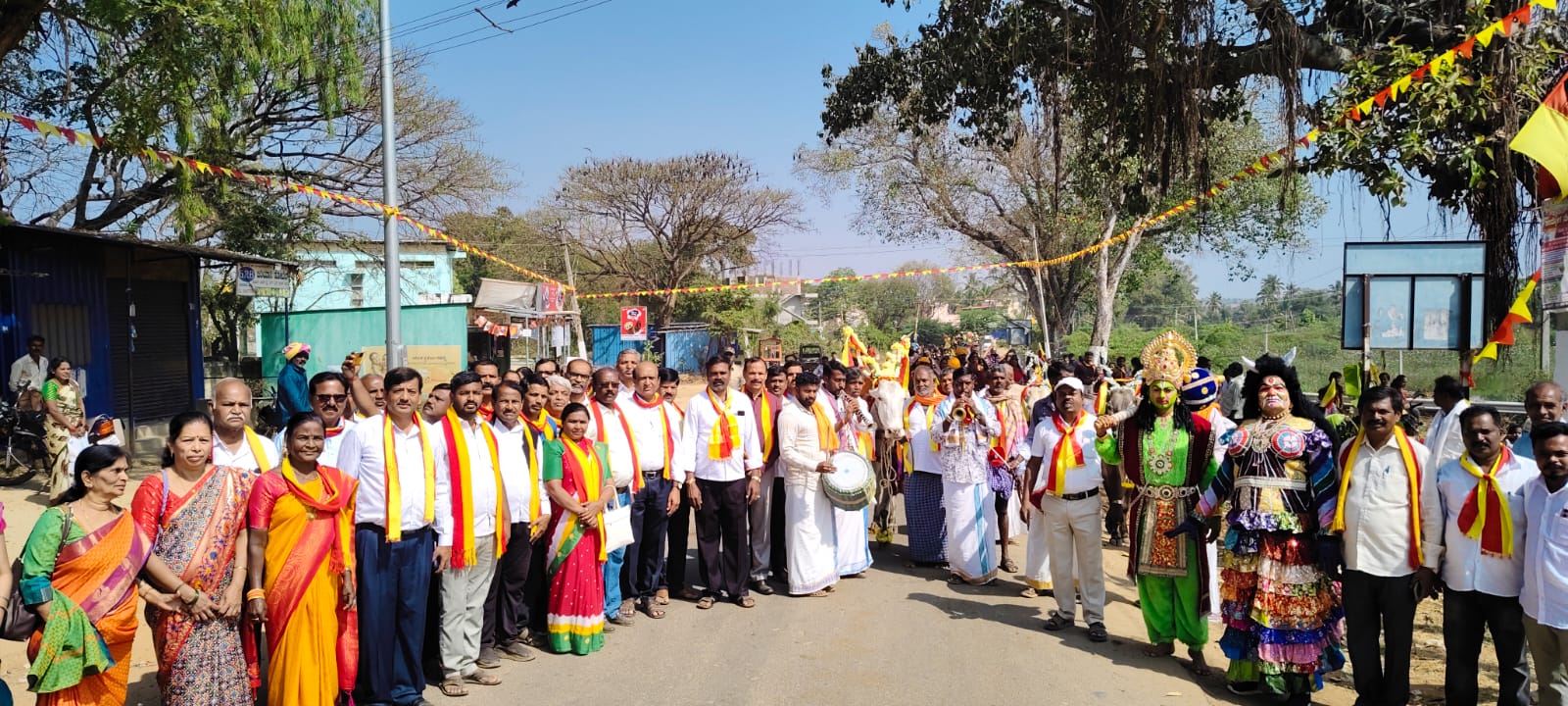 ಸಾಹಿತ್ಯ ಸಮ್ಮೇಳನದಲ್ಲಿ ಸಮ್ಮೇಳನಾಧ್ಯಕ್ಷರ ಮೆರವಣಿಗೆ