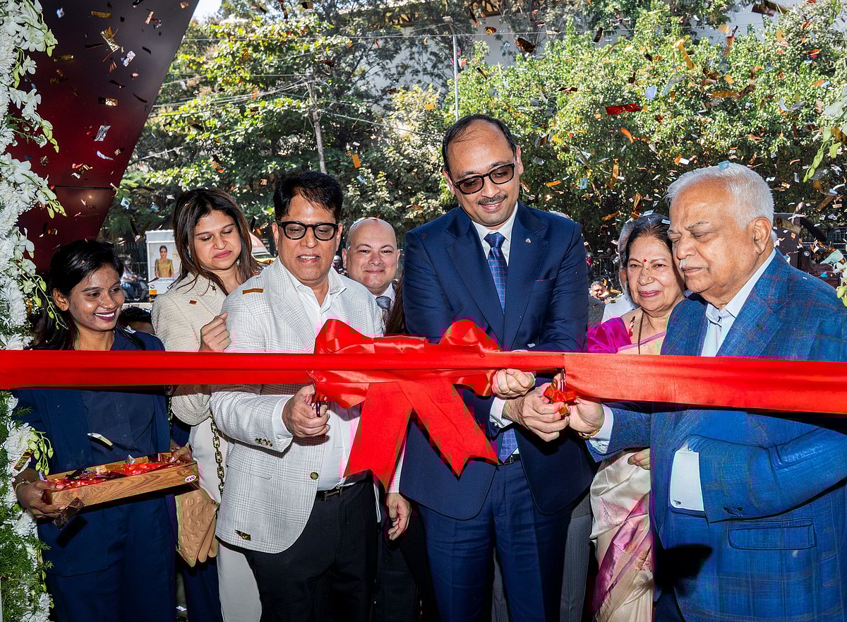 ಬೆಂಗಳೂರಲ್ಲಿ ಮರ್ಸಿಡೀಸ್ ಬೆಂಜ್ ‘ವಿವಾ ಸ್ಟಾರ್’ ಮಳಿಗೆ ಉದ್ಘಾಟನೆ