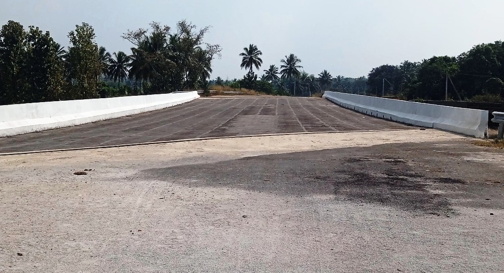 ಪಾಂಡವಪುರ ತಾಲ್ಲೂಕಿನ ಬನಘಟ್ಟ ಬಳಿ ವಿಶ್ವೇಶ್ವರಯ್ಯ ನಾಲೆಯ ಮೇಲೆ ನಿರ್ಮಾಣಗೊಂಡಿರುವ ರಾಷ್ಟ್ರೀಯ ಹೆದ್ದಾರಿ ರಸ್ತೆ ಮತ್ತು ಸೇತುವೆ