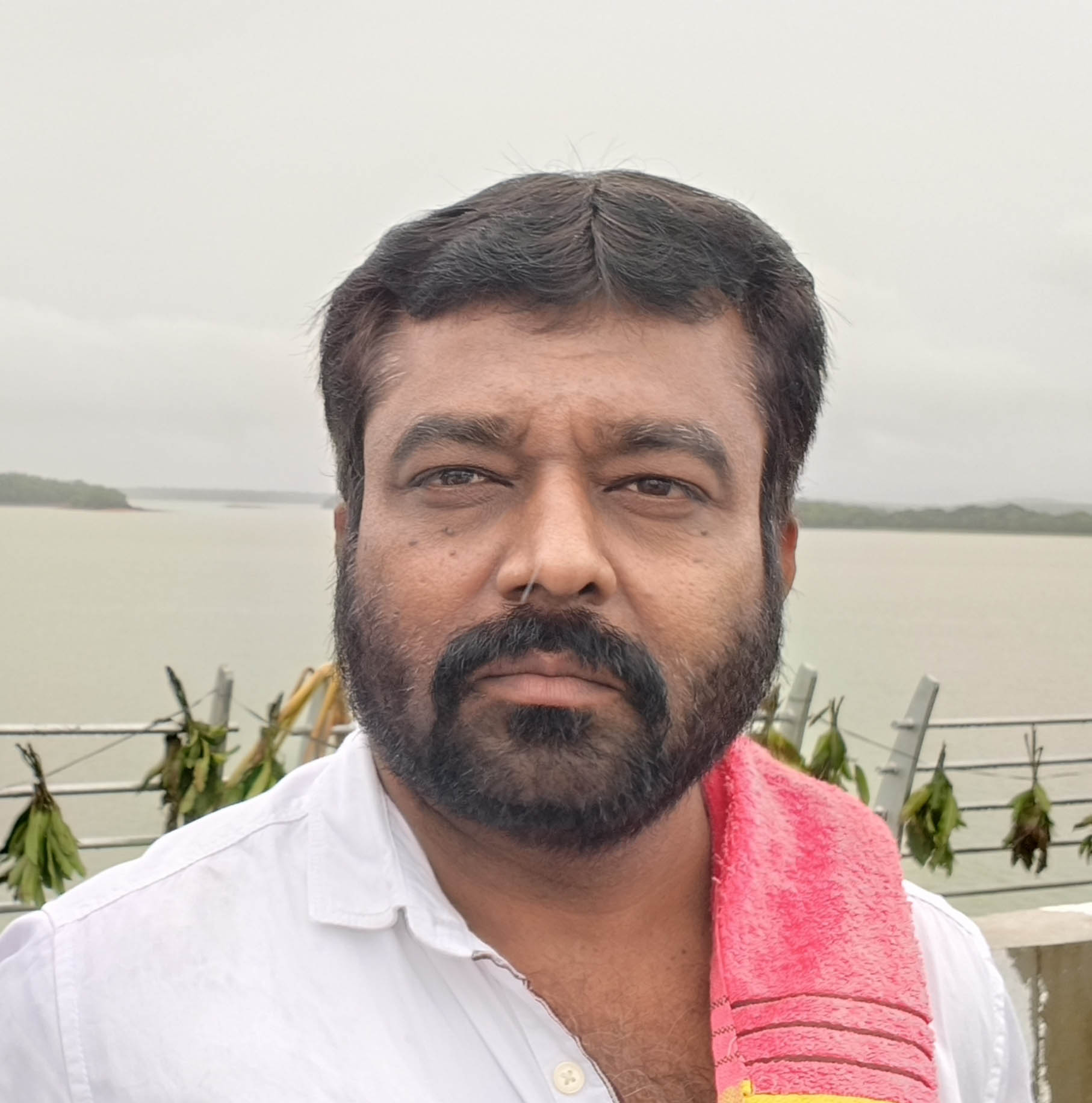 ಎಚ್.ನಾಗರಾಜ ವಿದ್ಯುತ್ ಗುತ್ತಿಗೆದಾರ ಹಗರಿಬೊಮ್ಮನಹಳ್ಳಿ.