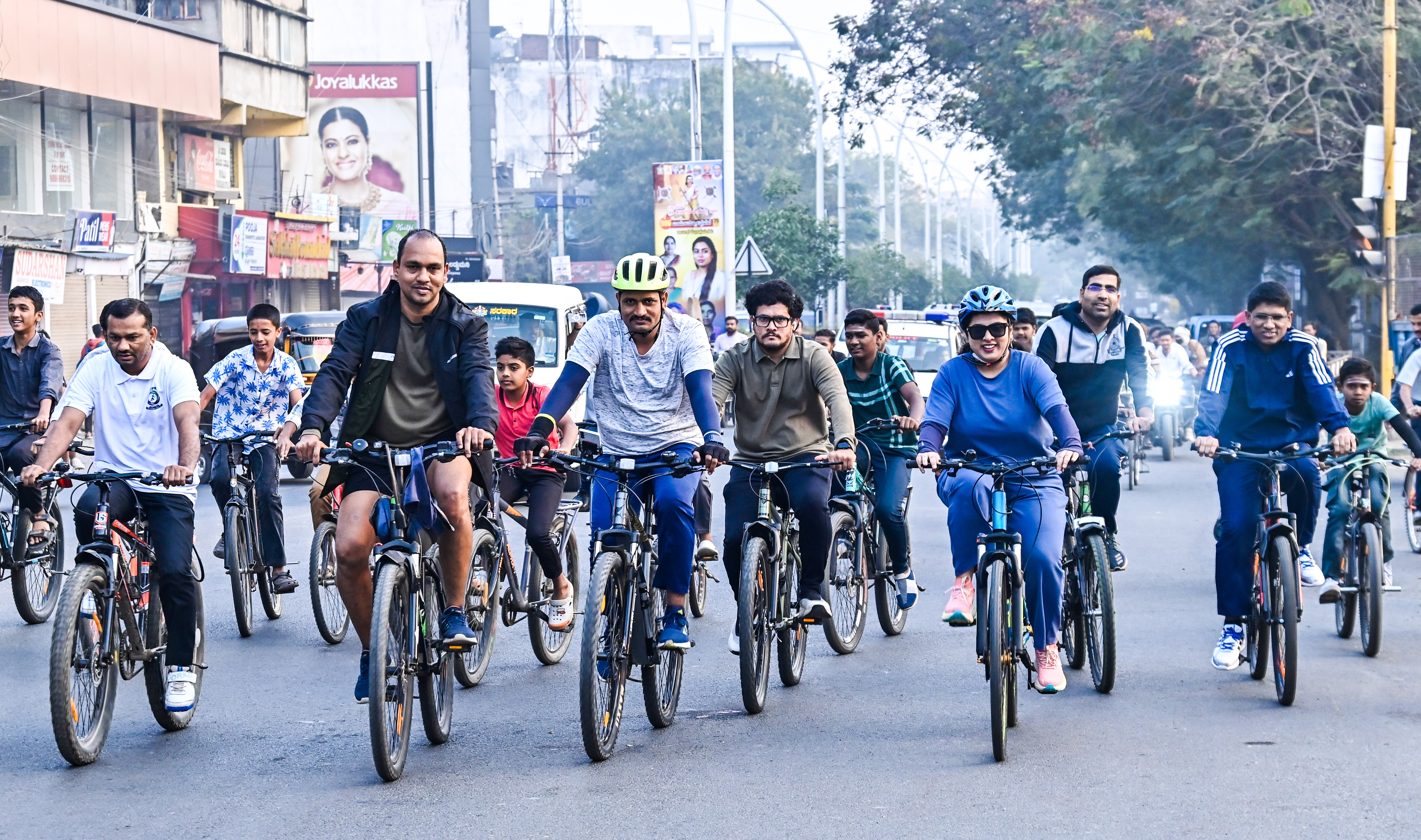 ಜಗತ್ ವೃತ್ತದಿಂದ ಜಿಲ್ಲಾಧಿಕಾರಿ ಕಚೇರಿವರೆಗೂ ಸೈಕಲ್ ಜಾಥಾ ನಡೆಸಲಾಯಿತು
