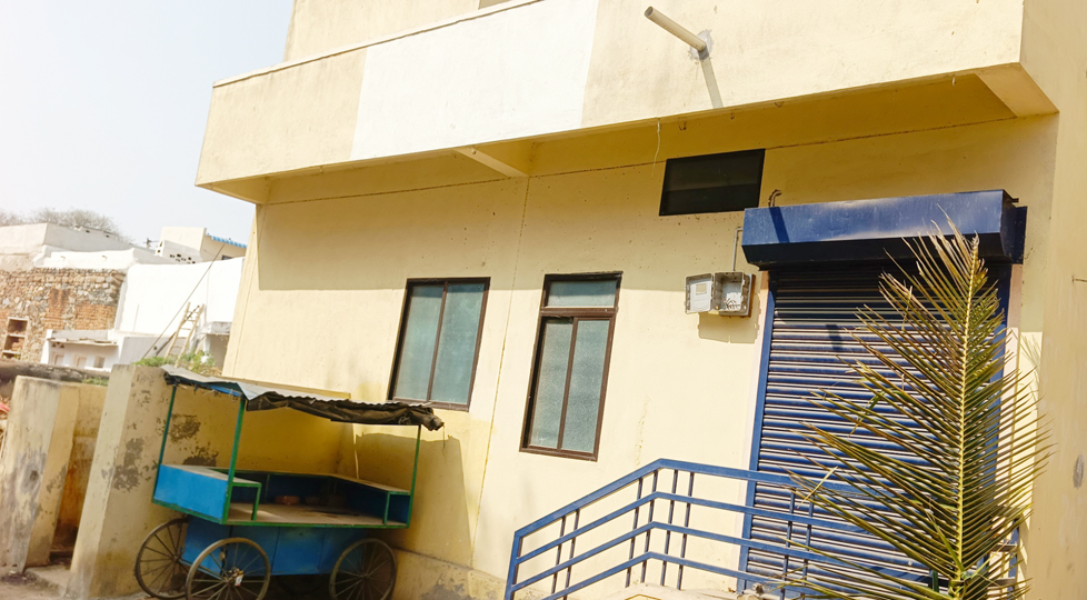 ನರೇಗಲ್‌ ಪಟ್ಟಣದ ಗಣೇಶ ಗುಡಿ ಹತ್ತಿರ ನಿರ್ಮಿಸಿರುವ ಕಟ್ಟಡ