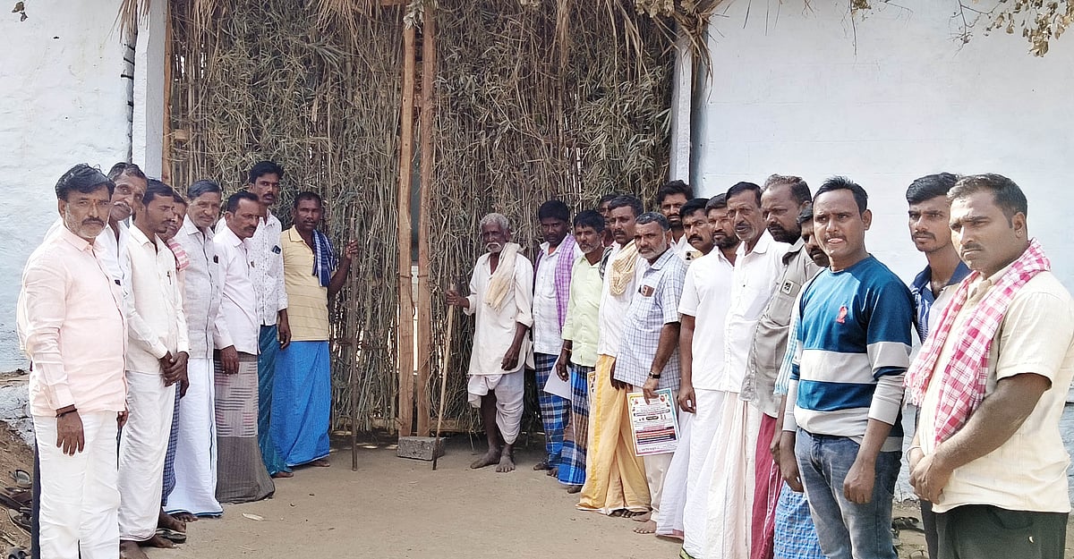 ಮರಿಯಮ್ಮನಹಳ್ಳಿ | ಮುಳ್ಳಿನ ಪಾರಿಬೇಲಿಯಿಂದ ಮುಚ್ಚಿದ ಗ್ರಾಮ