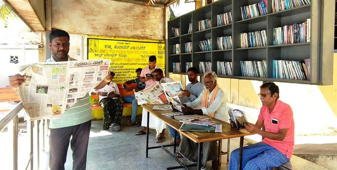 ಕೊಟ್ಟೂರು | ಓದುಗರನ್ನು ಸೆಳೆಯುವಲ್ಲಿ ಯಶಸ್ವಿಯಾದ ಪುಸ್ತಕ ಗೂಡು