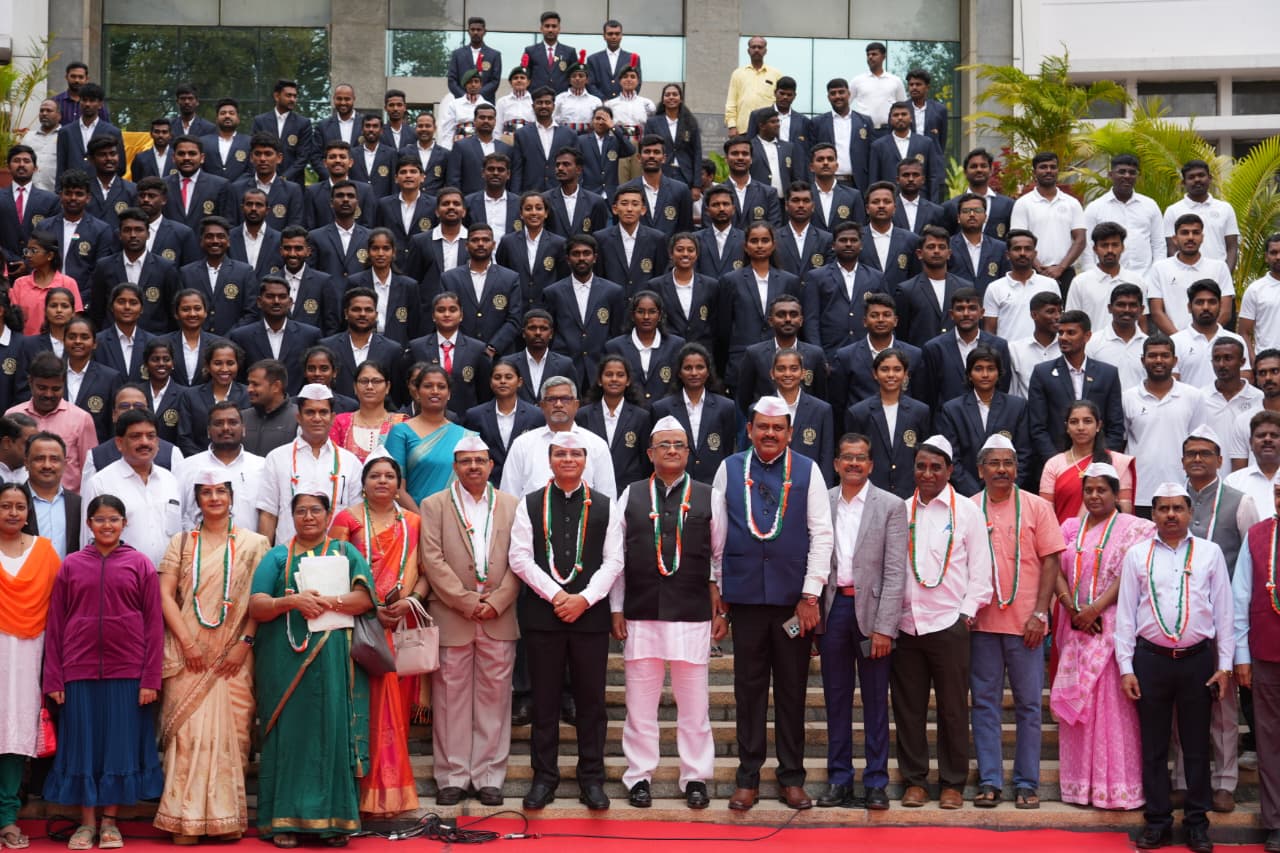 ಬೆಂಗಳೂರು ವಿಶ್ವವಿದ್ಯಾಲಯದ ಜ್ಞಾನ ಭಾರತಿಯಲ್ಲಿ ಗಣರಾಜ್ಯೋತ್ಸವ ಆಚರಿಸಲಾಯಿತು.