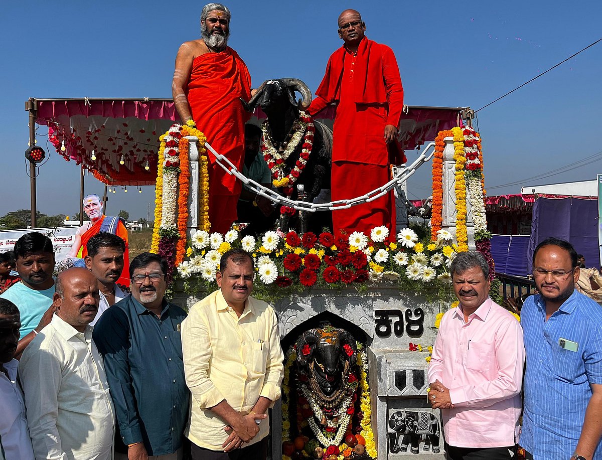  ಹರಿಹರ | ಮೃತ ಕುರಿ ‘ಕಾಳಿ’ ಸ್ಮಾರಕ ಲೋಕಾರ್ಪಣೆ 