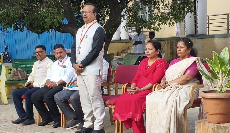 ಮೈಸೂರು| ಪ್ರತಿ ಮನೆಯಲ್ಲೂ ಸಂವಿಧಾನದ ಪ್ರತಿ ಇರಲಿ: ಪ್ರಾಂಶುಪಾಲ ಅಬ್ದುಲ್ ರಹಿಮಾನ್