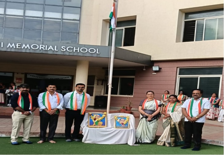 ಹುಬ್ಬಳ್ಳಿಯ ಭಾವದೀಪ ಶಿಕ್ಷಣ ಸಂಸ್ಥೆಯ ಶ್ರೀಮತಿ ವಿಮಲಾ ಕುಲಕರ್ಣಿ ಮೆಮೊರಿಯಲ್‌ ಶಾಲೆಯಲ್ಲಿ ಗಣರಾಜ್ಯೋತ್ಸವ ಆಚರಿಸಲಾಯಿತು. ರಾಮನಗೌಡ ಸಂಕನಗೌಡರ ಧ್ವಜಾರೋಹಣ ನೆರವೇರಿಸಿದರು. ಶಾಲೆಯ ಆಡಳಿತ ಮಂಡಳಿಯ ಸದಸ್ಯ ಶ್ರೀರಂಗ ಹನುಮಸಾಗರ ಪ್ರಾಚಾರ್ಯ ಎಂ.ಕೆ. ಹಿರೇಮಠ ಮತ್ತು ಮುಖ್ಯೋಪಾಧ್ಯಾಯ ಅನಿತಾ ಬಾಗಲಕೋಟ ಹಾಗೂ ಶಿಕ್ಷಕ ಶಿಕ್ಷಕೇತರ ಸಿಬ್ಬಂದಿ ಭಾಗವಹಿಸಿದ್ದರು