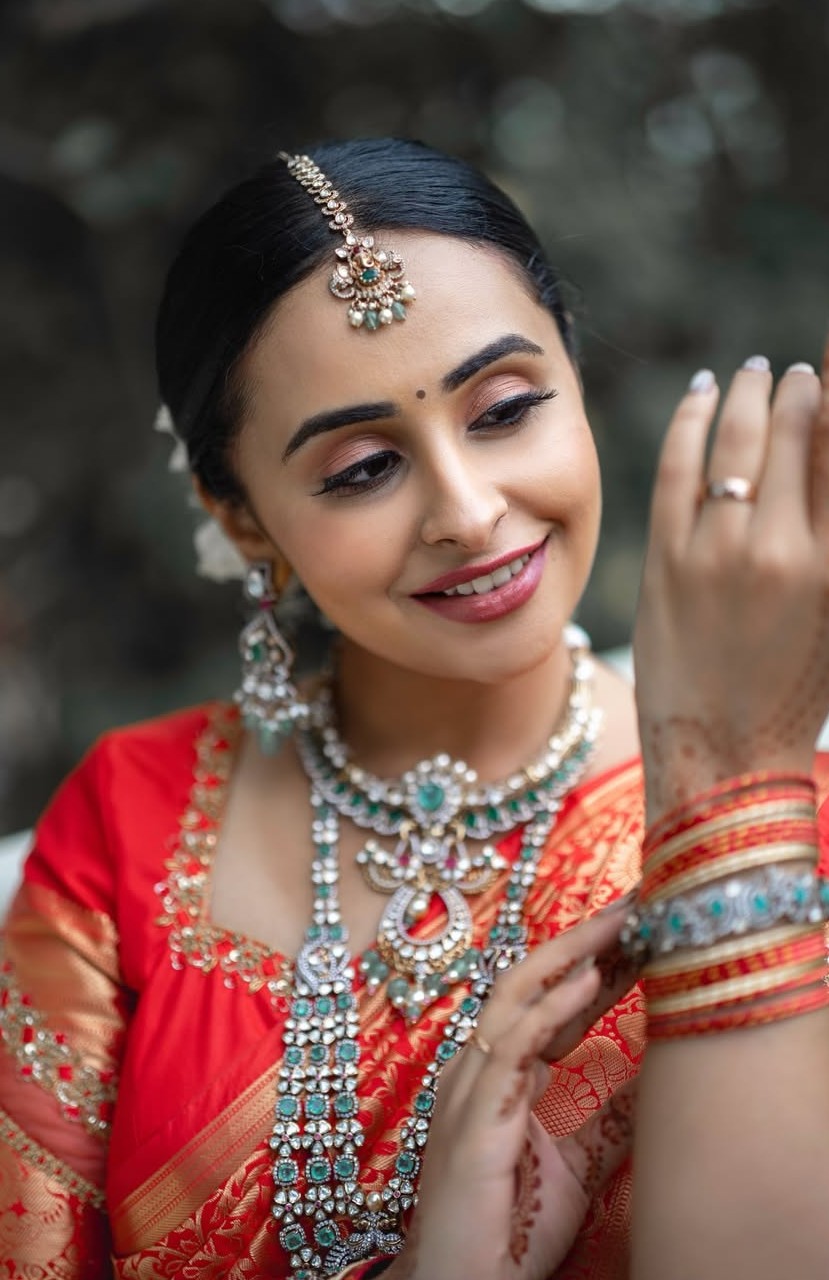 ಸಂಜನಾ ಬುರ್ಲಿ  