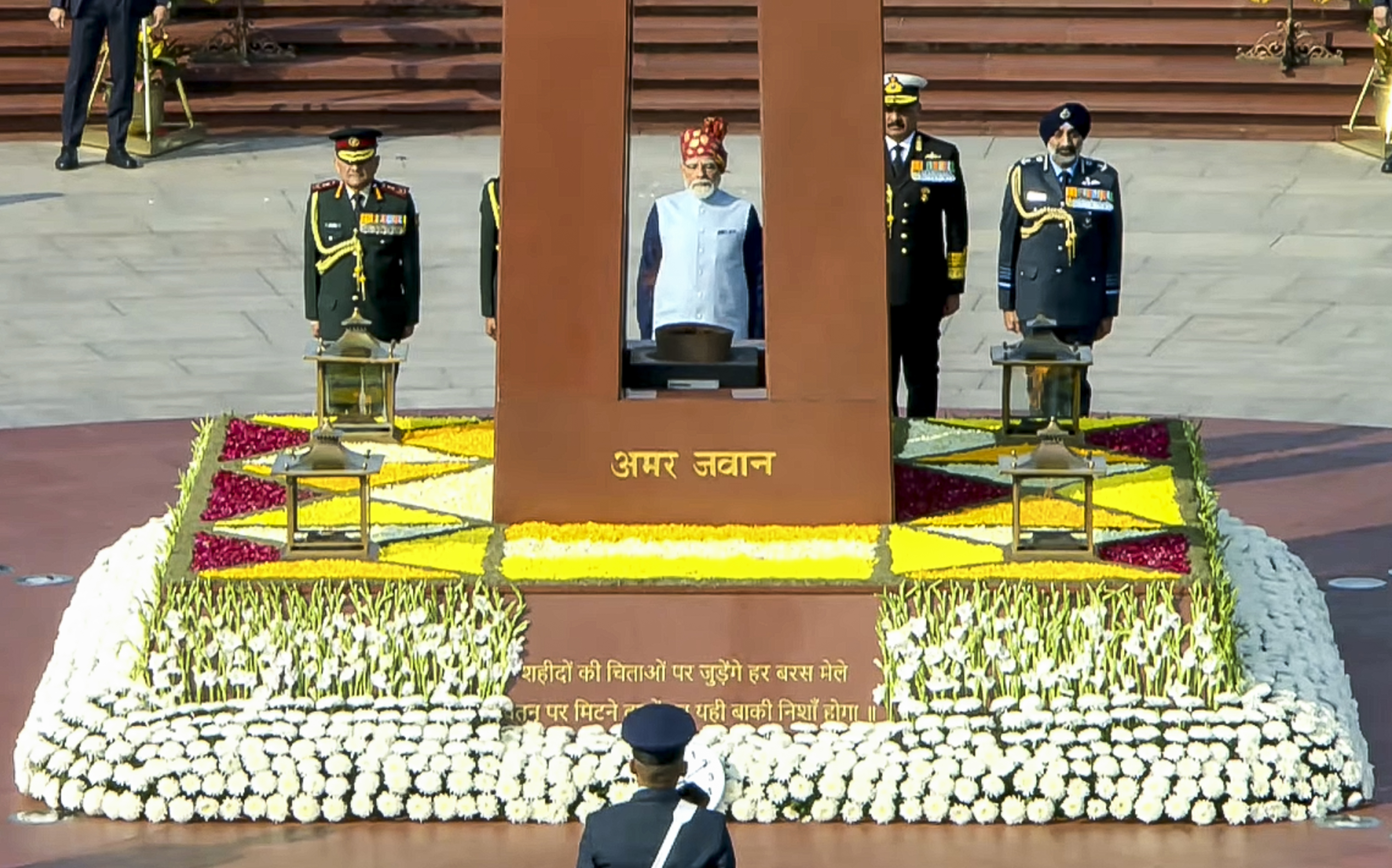 ಕರ್ನಾಟಕದ ಸಿರಿಧಾನ್ಯ ಸ್ತಬ್ಧಚಿತ್ರ ಗಮನ ಸೆಳೆದಿದ್ದು, ASEAN ನಾಯಕರು ಭಾಗವಹಿಸಿದ್ದರು. ಪದ್ಮ ಪ್ರಶಸ್ತಿಗಳು, ಸೇನಾ ಪದಕಗಳು ಮತ್ತು ಬಾಲ ಪುರಸ್ಕಾರಗಳನ್ನು ಘೋಷಿಸಲಾಯಿತು. 
