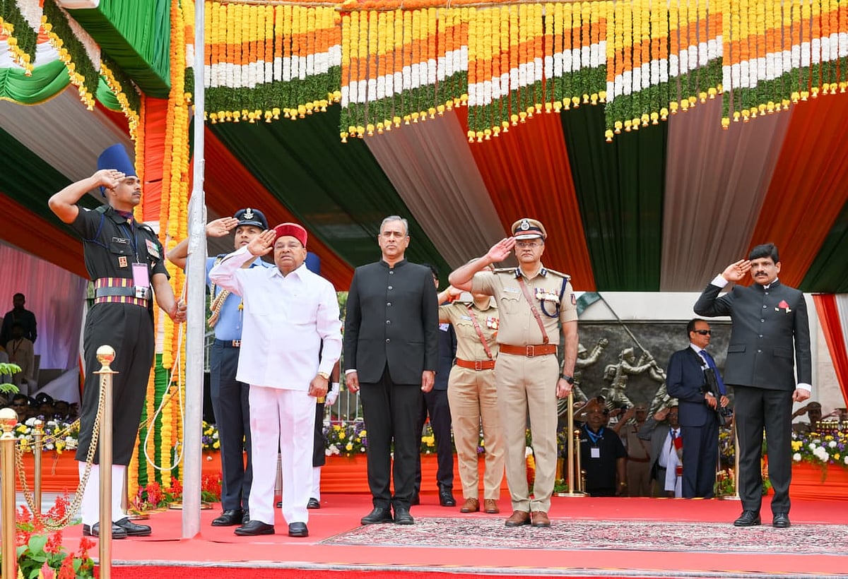 Republic Day 2026: ಧ್ವಜಾರೋಹಣ ನೆರವೇರಿಸಿದ ರಾಜ್ಯಪಾಲ ಗೆಹಲೋತ್