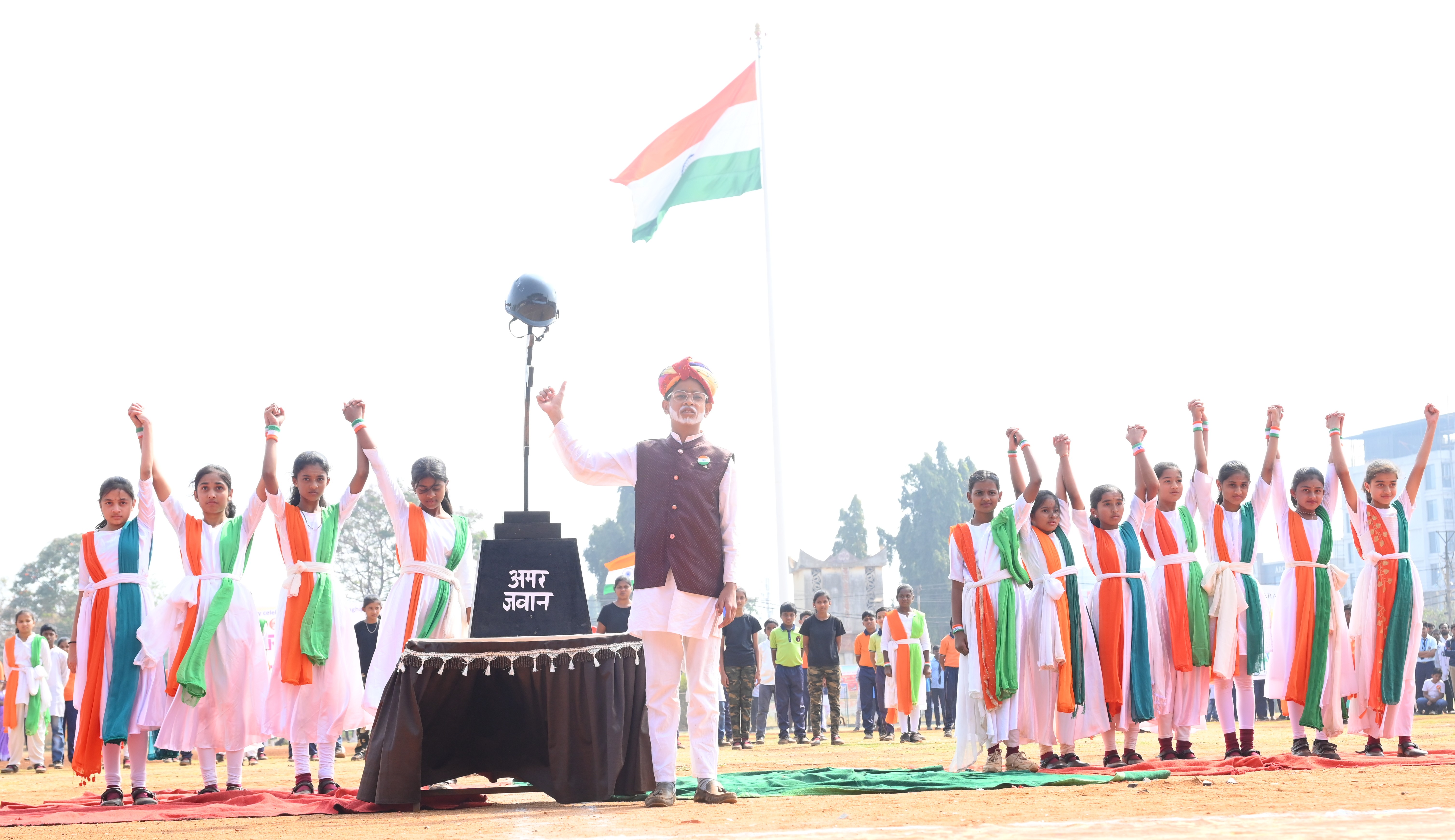 ದೇಶಭಕ್ತಿ ನೃತ್ಯರೂಪಕ ಪ್ರಸ್ತುತಪಡಿಸಿದ ಚಿಣ್ಣರು