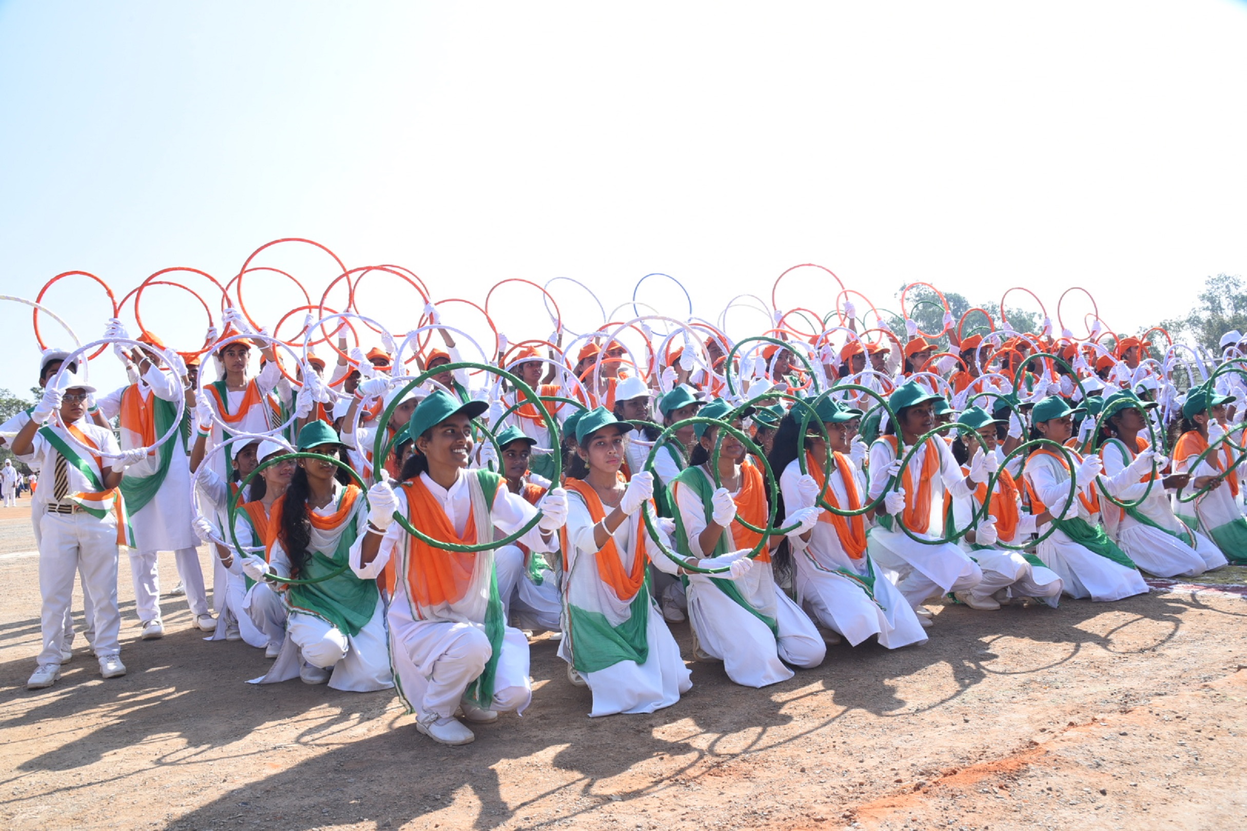 ಹಾವೇರಿ ಜಿಲ್ಲಾ ಕ್ರೀಡಾಂಗಣದಲ್ಲಿ ಸೋಮವಾರ ಆಯೋಜಿಸಿದ್ದ ಗಣರಾಜ್ಯೋತ್ಸವ ಸಮಾರಂಭದಲ್ಲಿ ವೈಭವಲಕ್ಷ್ಮಿ ಪಾರ್ಕ್ ಉರ್ದು ಪ್ರೌಢಶಾಲೆ ಮಕ್ಕಳ ನೃತ್ಯ