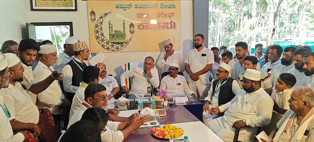 ಕಾಜೂರು ದರ್ಗಾಕ್ಕೆ ಸಚಿವ ದಿನೇಶ್ ಗುಂಡೂರಾವ್ ಭೇಟಿ