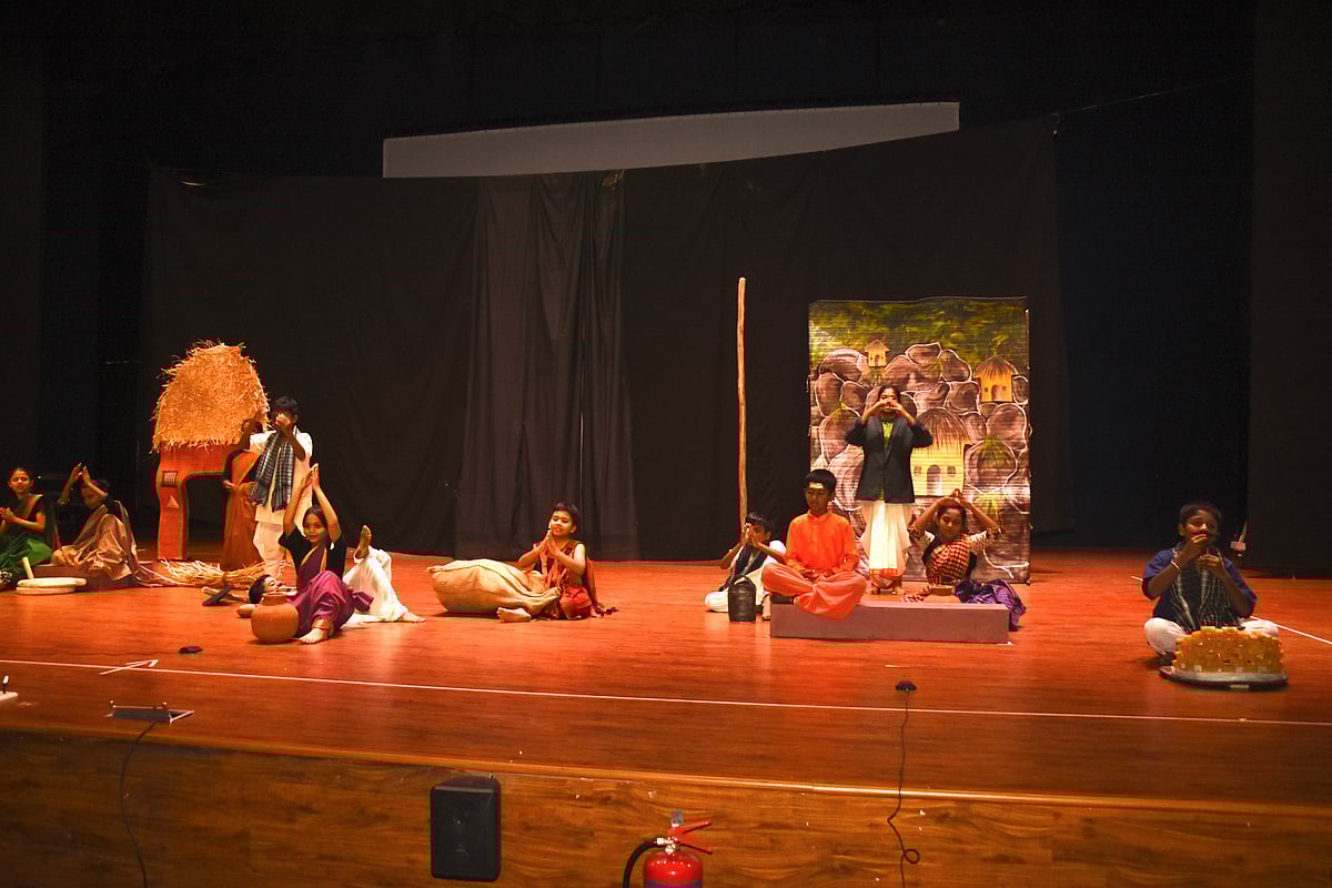 ಚಿಕ್ಕಬಳ್ಳಾಪುರ | ಜನಮನ ಸೂರೆಗೊಂಡ ಸುಗ್ಗಿ ನಾಟಕೋತ್ಸವ