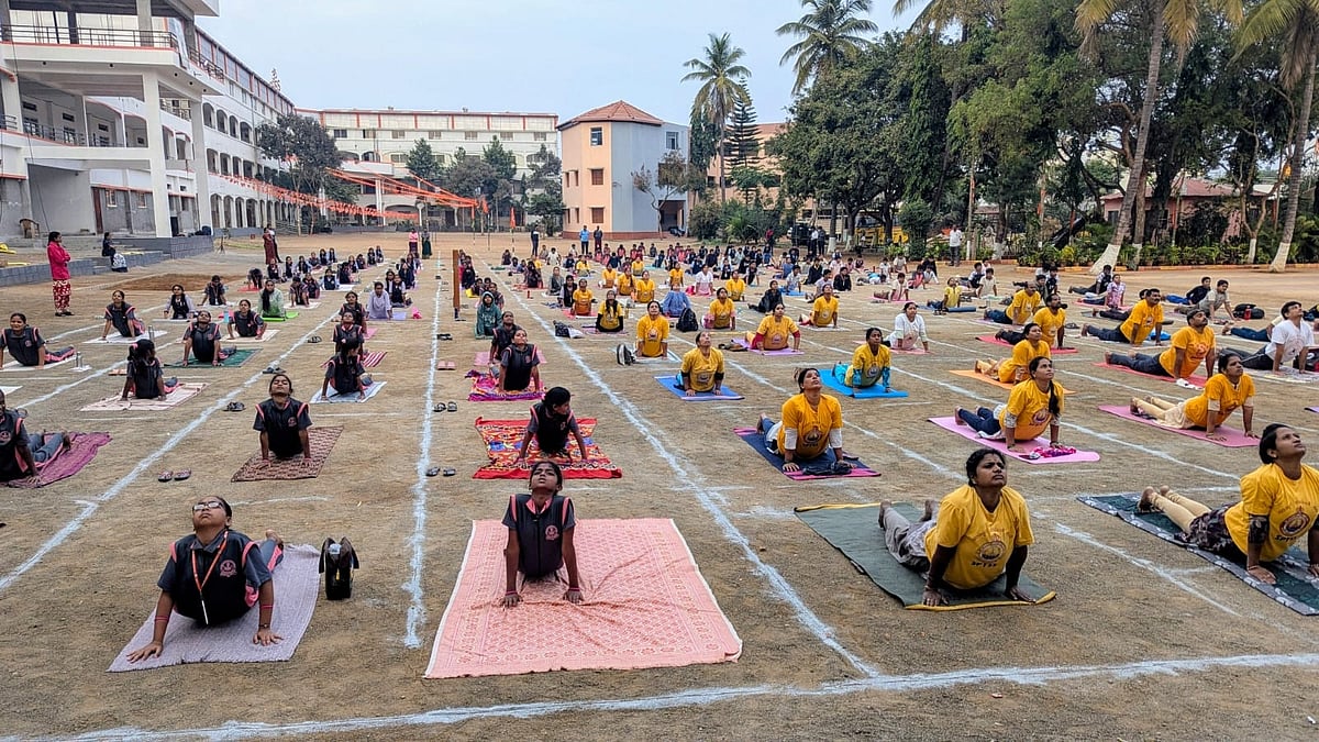 ಚಾಮರಾಜನಗರ | ರಥ ಸಪ್ತಮಿ: ಸಾಮೂಹಿಕ ಯೋಗ