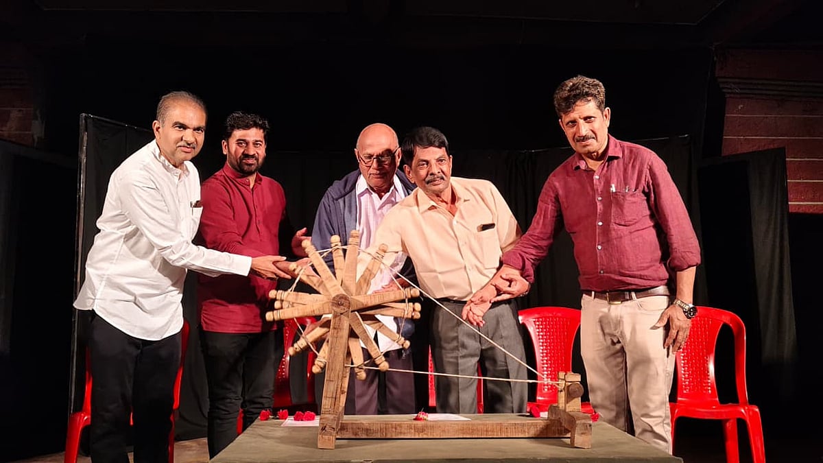 ಹೊಸದುರ್ಗದಲ್ಲಿ ರಂಗಮಂದಿರ ನಿರ್ಮಾಣ ಆಗಲಿ: ಕಸಾಪ ಮಾಜಿ ಅಧ್ಯಕ್ಷ ಲೋಕೇಶ್ವರಪ್ಪ