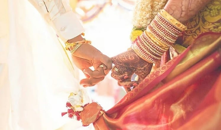 ಪ್ರೀತಿಸಿ ಮದುವೆಯಾಗುವ ಜೋಡಿಗೆ ಈ ಗ್ರಾಮದಲ್ಲಿ ಸಾಮಾಜಿಕ ಬಹಿಷ್ಕಾರ!
