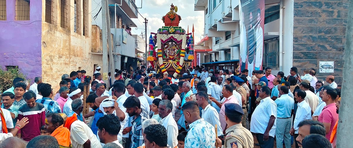 ಬೀರೂರು | ಸಡಗರದ ಶ್ರೀಅಂತರಘಟ್ಟಮ್ಮ ದೇವಿ ರಥೋತ್ಸವ