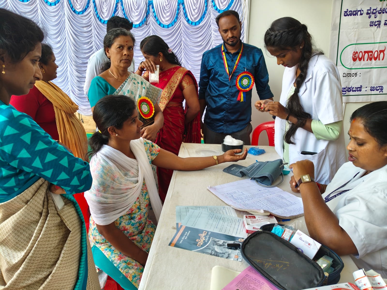ಮಾರಾಟ ಮೇಳದಲ್ಲಿ ಆರೋಗ್ಯ ಮತ್ತು ಕುಟುಂಬ ಕಲ್ಯಾಣ ಇಲಾಖೆ ವತಿಯಿಂದ ಮಂಗಳವಾರ ಉಚಿತ ಆರೋಗ್ಯ ತಪಾಸಣೆ ಮತ್ತು ಅಂಗಾಂಗ ದಾನ ನೋಂದಣಿ ನಡೆಯಿತು