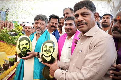 ಕನಕೋತ್ಸವದಲ್ಲಿ ಗಮನ ಸೆಳೆದ ಕಲ್ಲಂಗಡಿ ಹಣ್ಣಿನ ಕಲಾಕೃತಿಗಳು