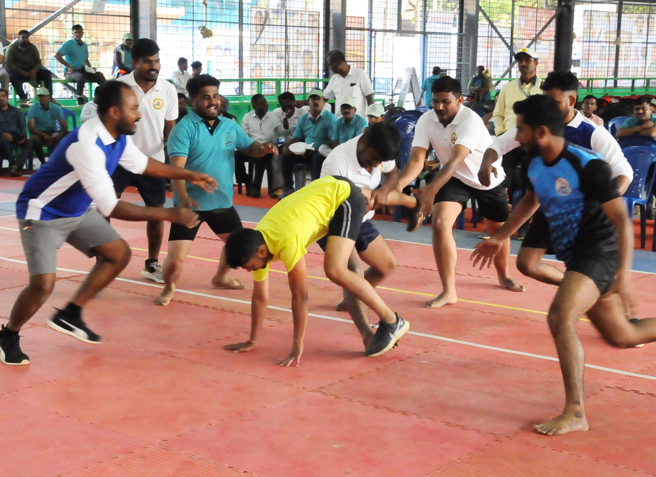 ಕಬಡ್ಡಿ ಪಂದ್ಯದ ಸೆಣಸಾಟ