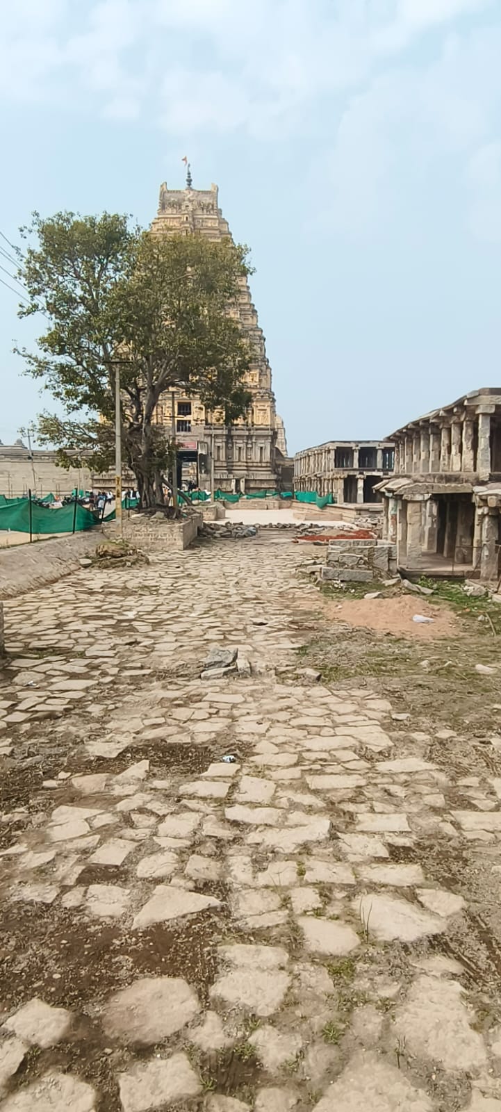 ಹಂಪಿಯ ಪ್ರಾಚೀನ ರಸ್ತೆ ಇದ್ದುದು ಹೀಗೆ ಇನ್ನು ಇದು ಶಾಶ್ವತ ನಾಶ?