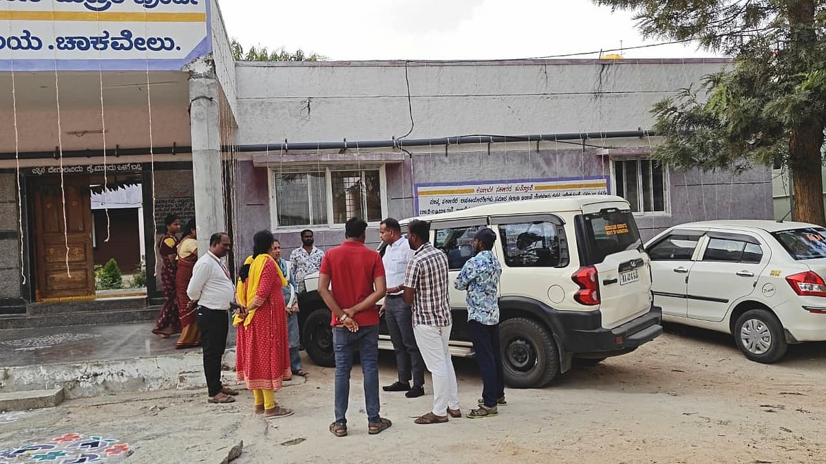 ಹಾಸ್ಟೆಲ್‌ನಲ್ಲಿ ಮದ್ಯಪಾನ; ಅಡುಗೆ ಸಿಬ್ಬಂದಿ ಅಮಾನತು