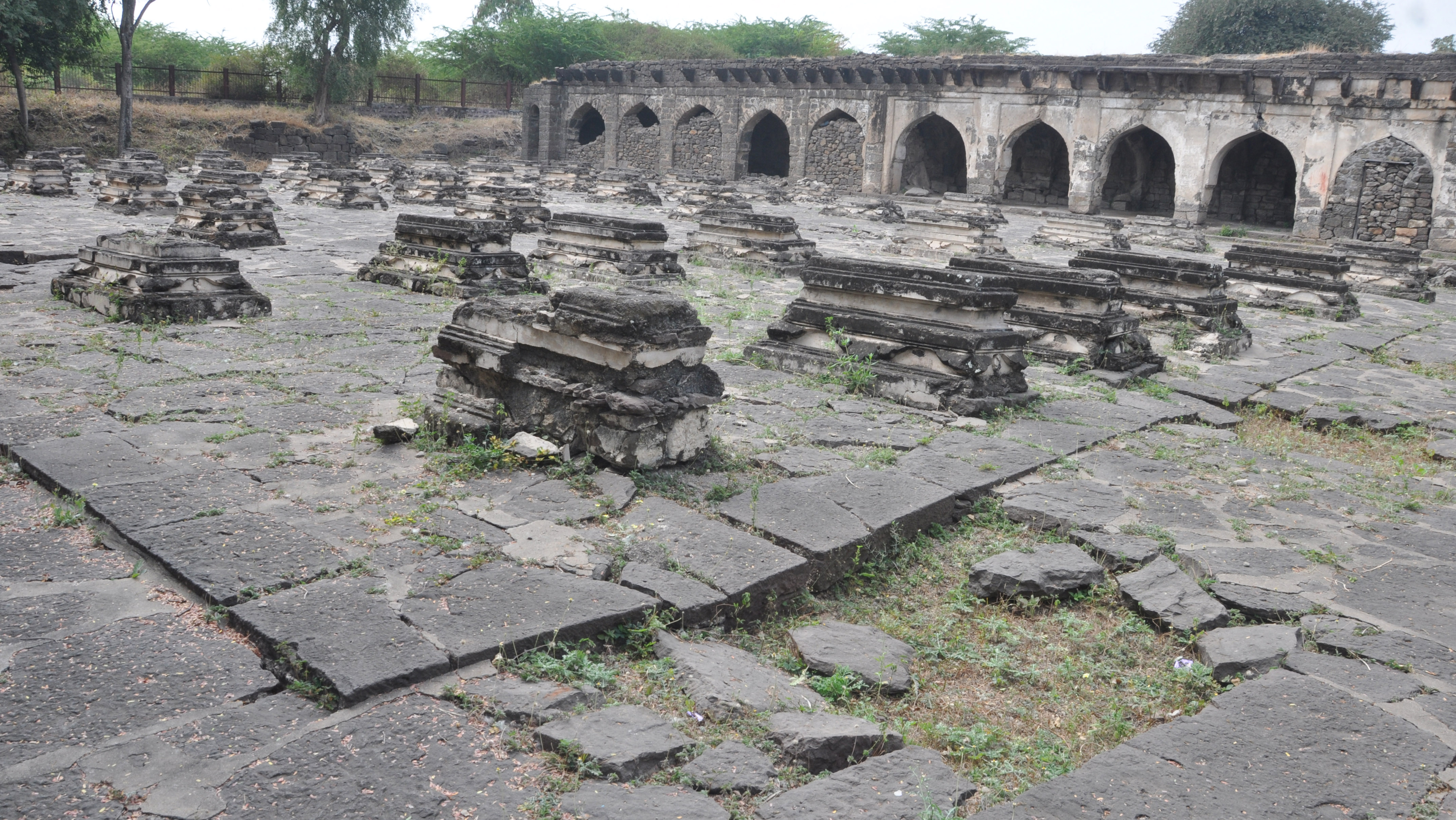 ‘ಸಾಠ್‌ ಕಬರ್‌’ ಸ್ಮಾರಕ