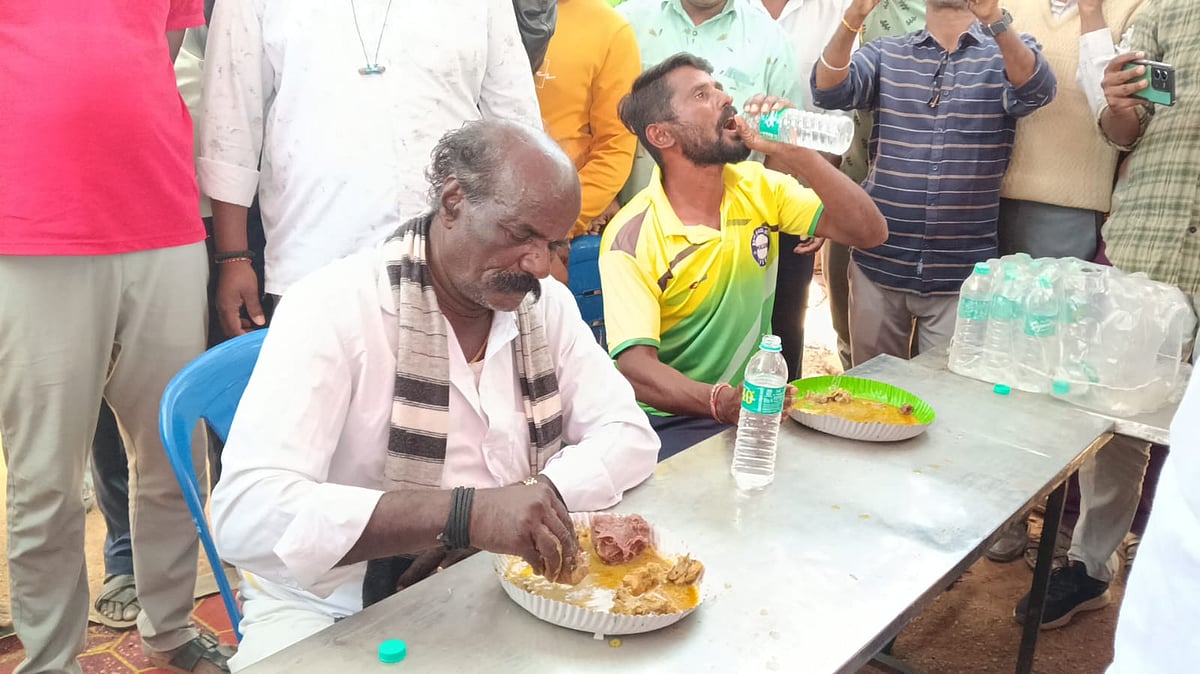 11 ರಾಗಿ ಮುದ್ದೆ ತಿಂದ ಗುರುಪ್ಪಶೆಟ್ಟಿಗೆ ಪ್ರಥಮ ಸ್ಥಾನ