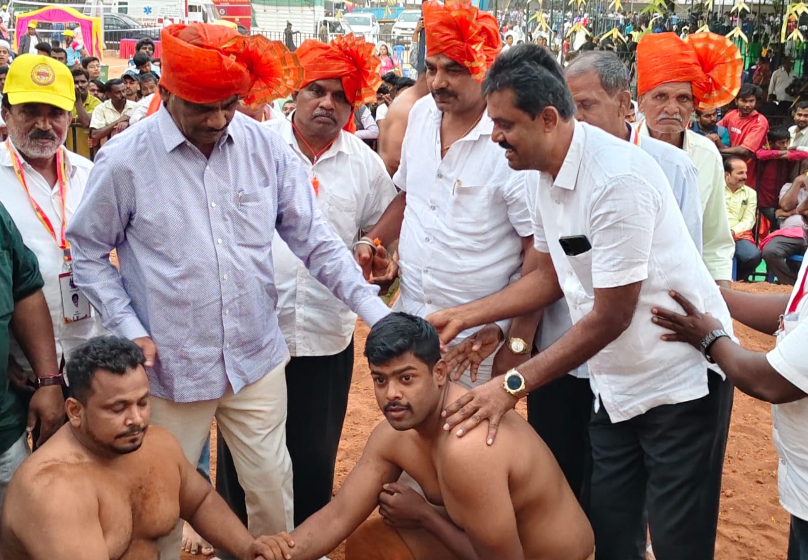 ಕನಕೋತ್ಸವದಲ್ಲಿ ನಡೆದ ಕುಸ್ತಿ ಪಂದ್ಯಾವಳಿಗೆ ಡಿಕೆ ಸುರೇಶ್ ಚಾಲನೆ ನೀಡಿದರು