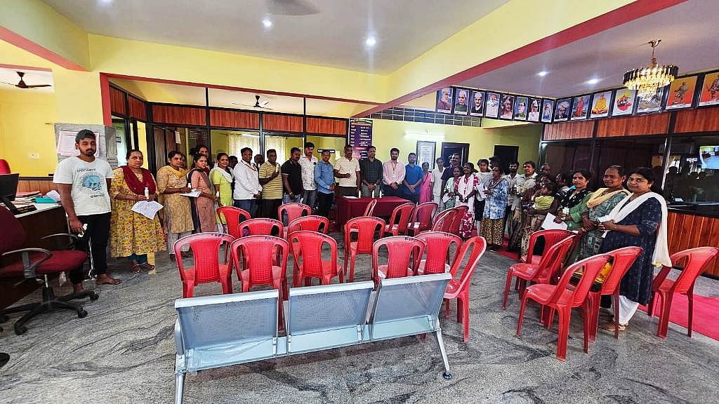 ಕರ್ಕೇಶ್ವರ: ಗ್ರಾಮಸ್ಥರಿಗೆ ಡೆಫಾ ಆಯಿಲ್ ವಿತರಣೆ